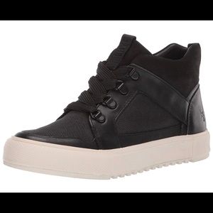 Frye Women's Gia Lug Trail Sneaker